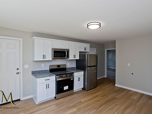 2nd image of 24 Hilton St #3