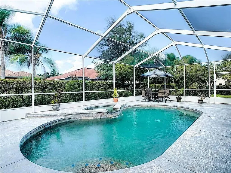 251 Rock Springs Dr — Photo 4