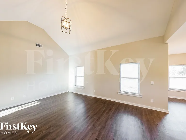 170 Lakewood Ln — Photo 4