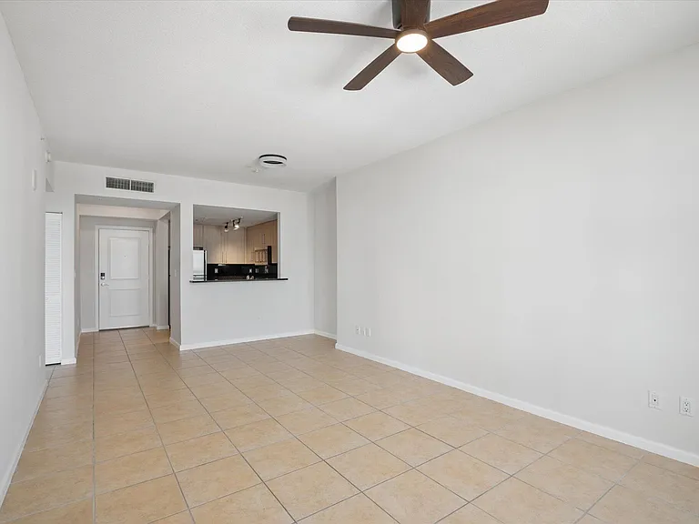 511 SE 5th Ave #2115 — Photo 14