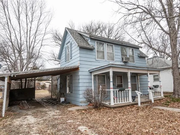 1016 Iowa St, Neodesha, KS 66757