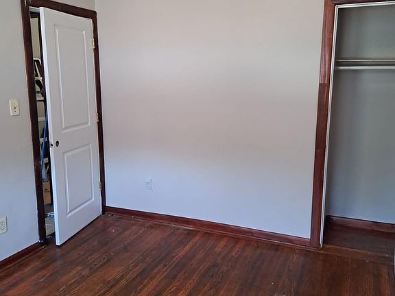 5th image of 5851 N Camac St #3