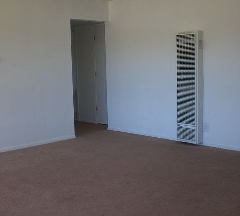 2nd image of 906 Pine St