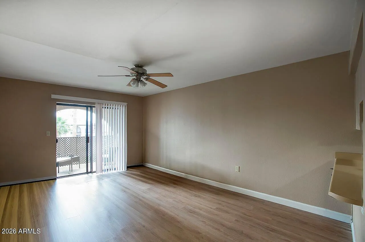 1 bed, 1.0 bath, 629 sqft, $1,250 — Photo 2
