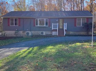 30 Burrwood Dr, Effort, PA 18330