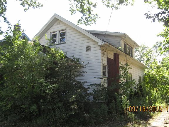 3rd image of 351 Mistletoe Ave