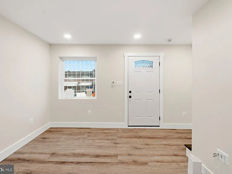 3828 10th St — Photo 3