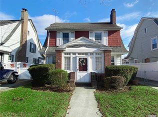 92-25 242nd St, Bellerose, NY 11426