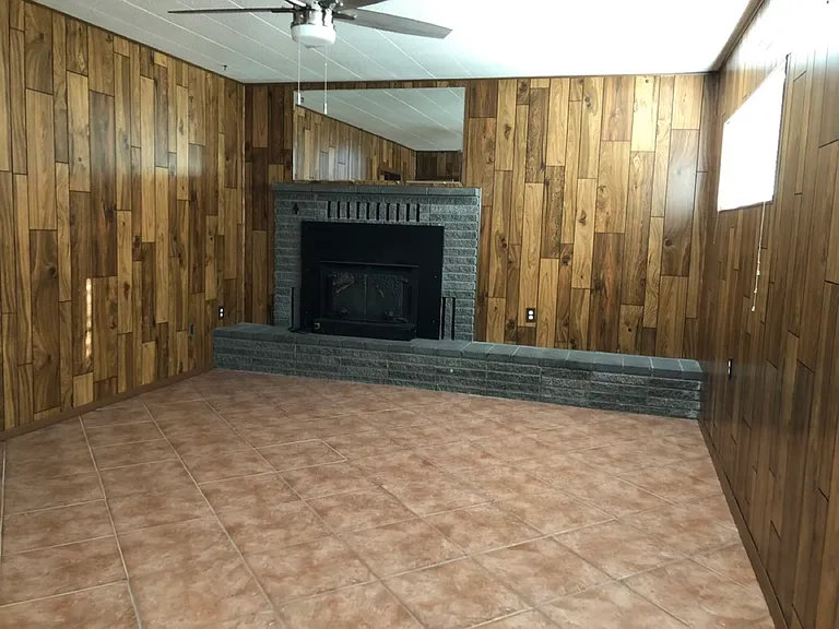 3384 Heights Dr — Photo 15