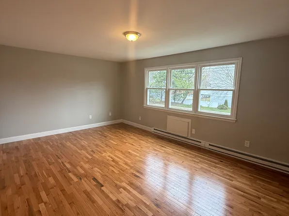 156 Bull Hill Ln, West Haven, CT