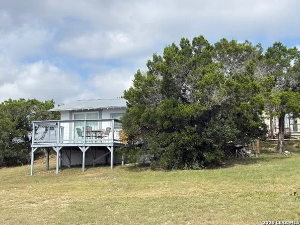 560 Mountain Dr #29, Pipe Creek, TX 78063
