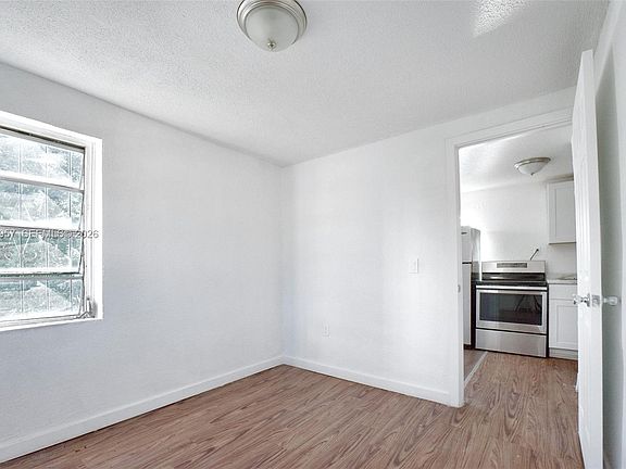 3rd image of 3660 NW 20th Ave #4