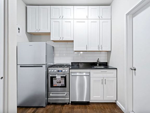 3rd image of 322 E 14th St