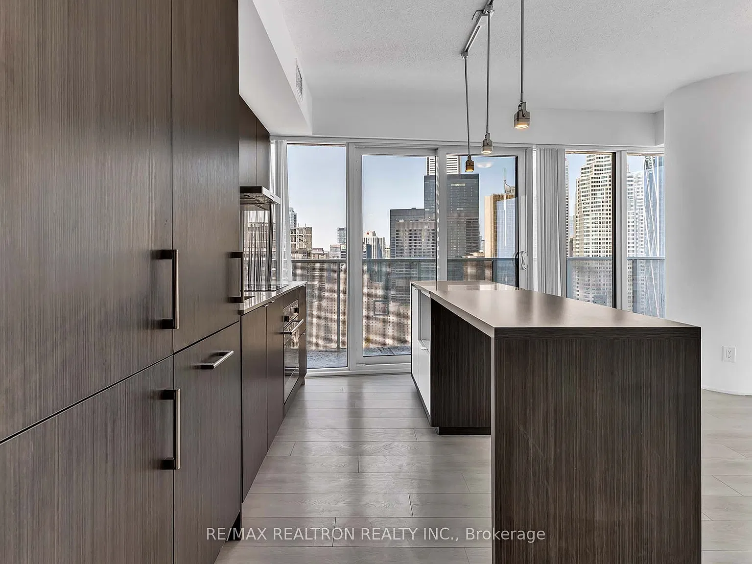2 bed, $3,600 — Photo 2