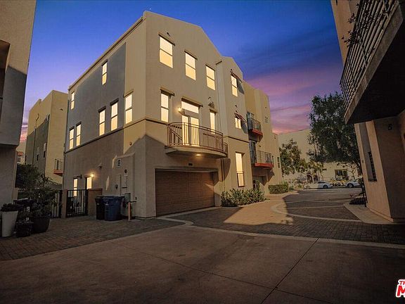 3rd image of 6631 Seabluff Dr #6