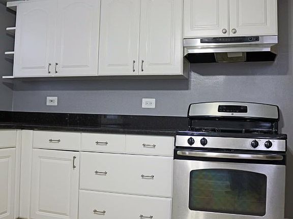 5th image of 454 Granville Ave