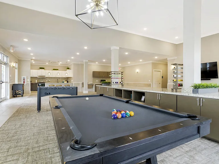 La Veranda at Polly Lane Apartments — Photo 5