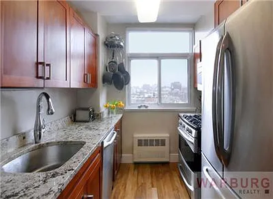 Sold by Warburg | media 5