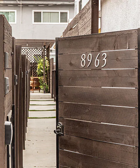8963 Cadillac Ave — Photo 10