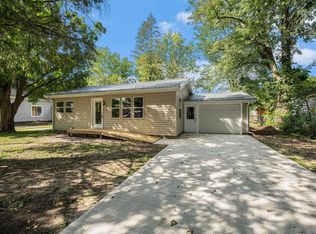 210 E Douglas St, Bangor, MI 49013