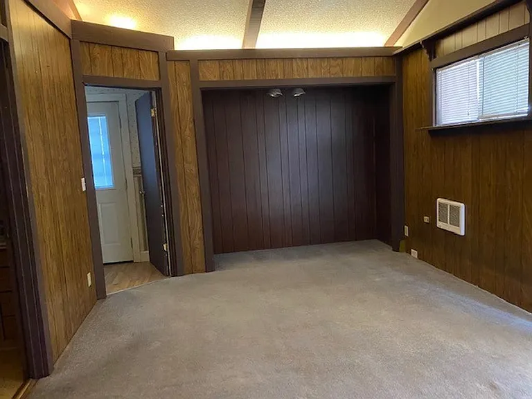 1111 S Baker St — Photo 14