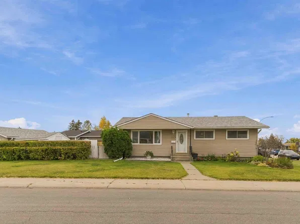 6207 146th Ave NW, Edmonton, AB T5A 1T2