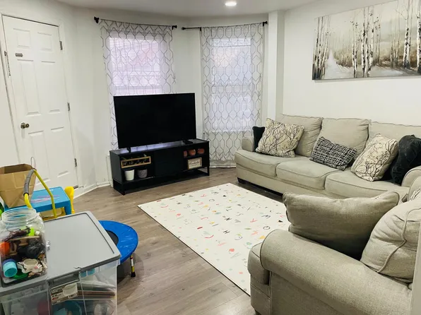 127 W 2nd St #1, Clifton, NJ 07011