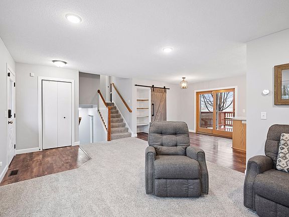 4th image of 608 Ridge Dr SE