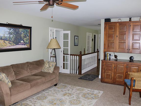 3rd image of 238 Clover Ct