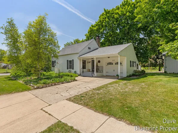 312 Russell St, Middleville, MI 49333