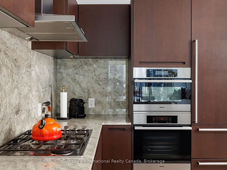 180 University Ave #2802 — Photo 22