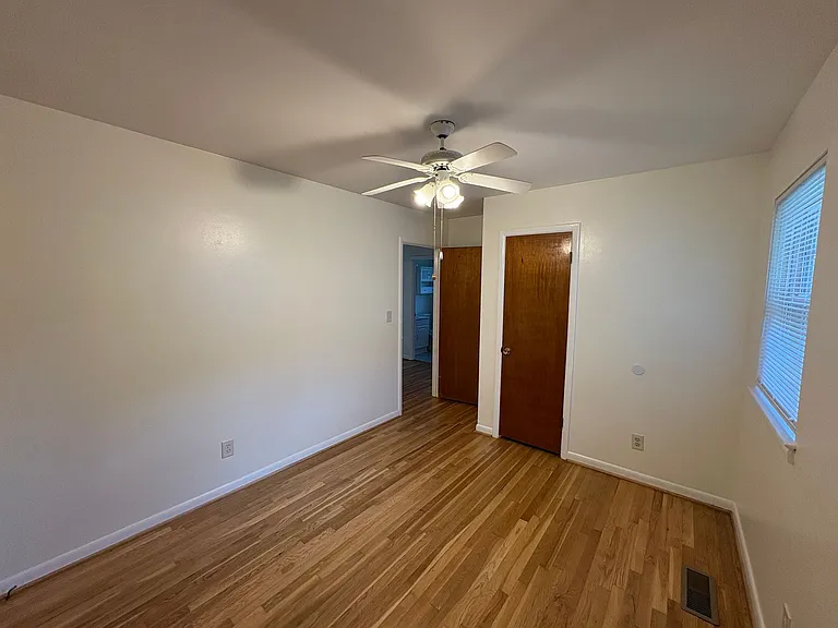 7326 President St — Photo 14