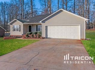 657 Beavers Cove Ln NW, Concord, NC 28027