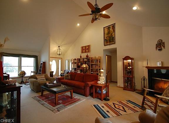 4th image of 1091 Richards Way