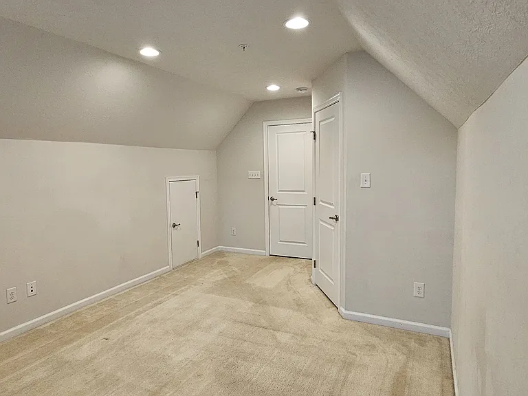 2012 Connecticut Ln — Photo 25