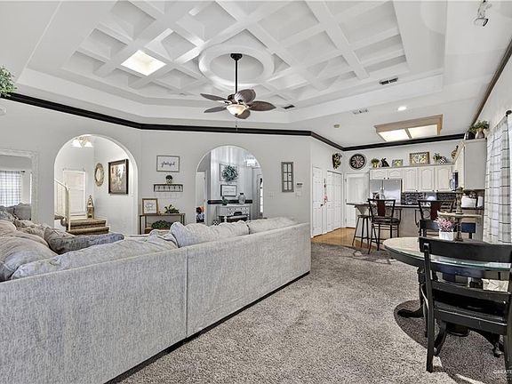 3rd image of 709 Lake View Dr