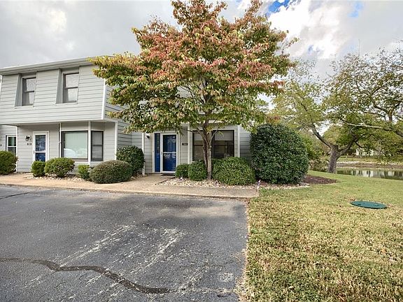 3rd image of 7833 Sunset Dr Unit 6A