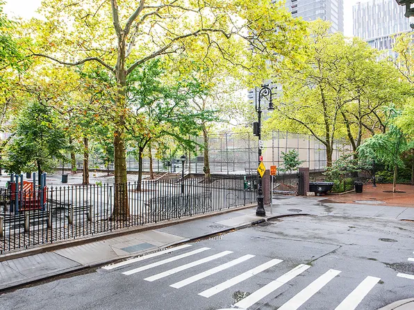 517 East 77th Street image 7 of 9