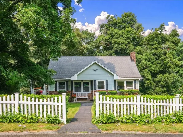 14 Helena Avenue, Mohegan Lake, NY 10547