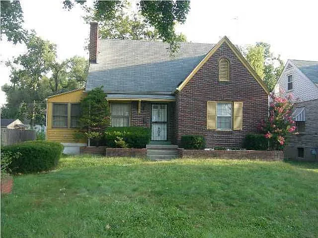 2609 Algonquin Pkwy photo 1