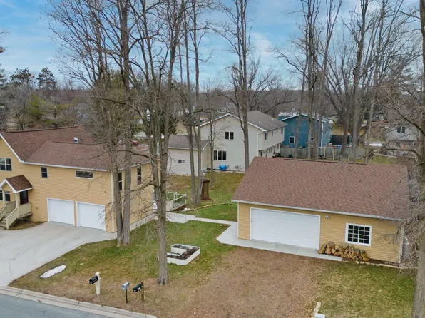 112 W John St, Poynette, WI 53955