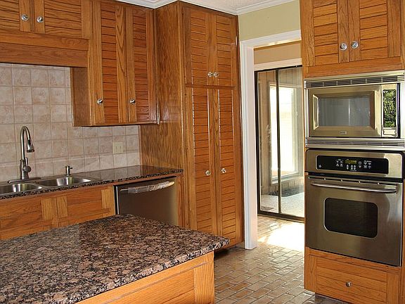 4th image of 41 Sugar Creek Pl