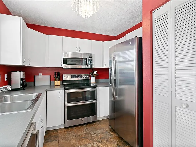 2511 Avenue C #WEST — Photo 7