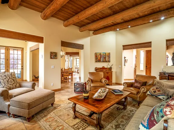 101 Chamiso Ln, Santa Fe, NM 87505
