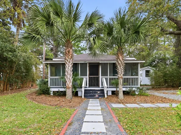 214 E Huron Ave, Folly Beach, SC 29439