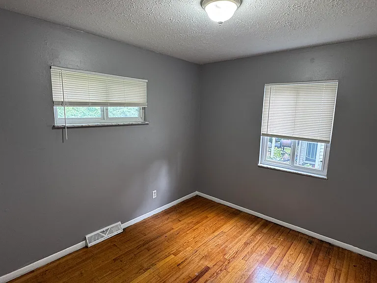 10120 Cavalier Ct — Photo 7