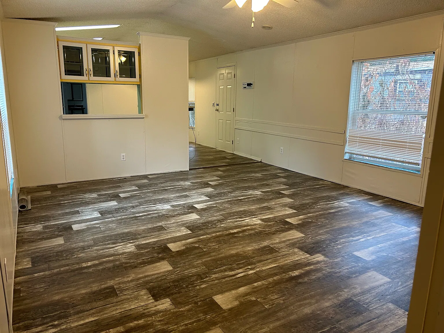 3 bed, $1,650 — Photo 2