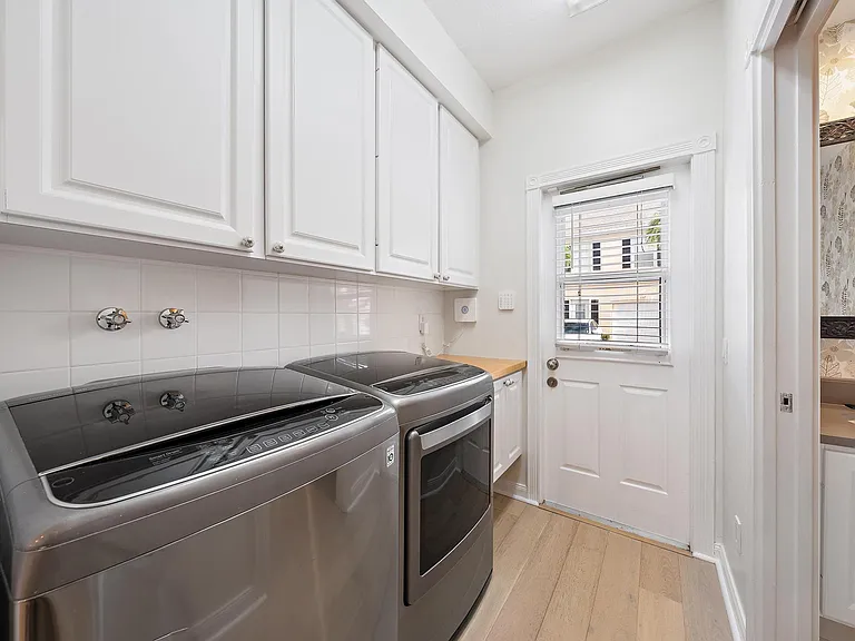136 Ashley Ct — Photo 20