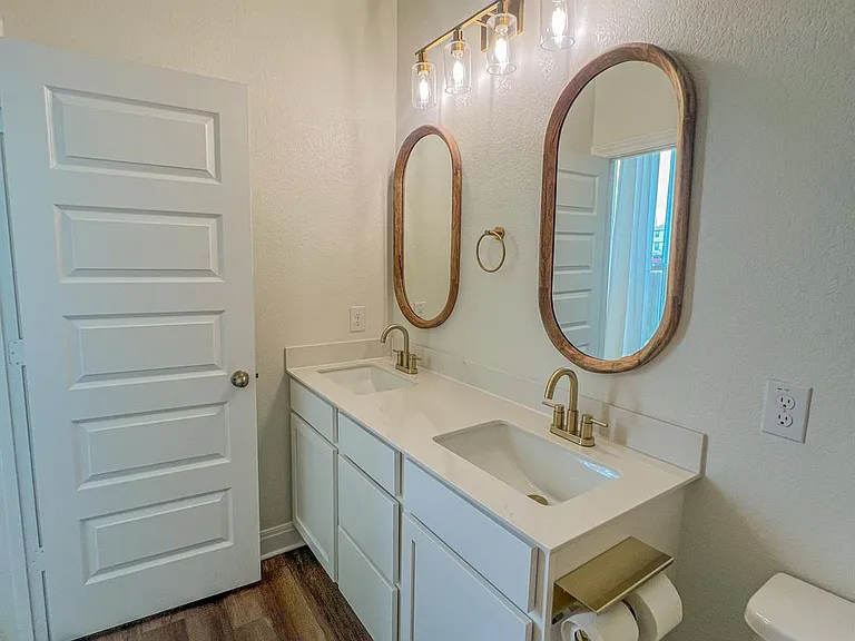 512 Barbary Coast Ln — Photo 12