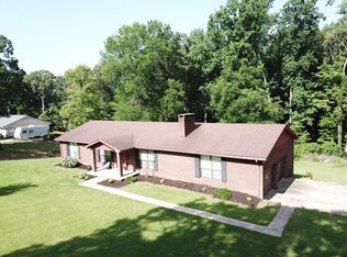 320 Hidden Acres Rd, Paris, TN 38242